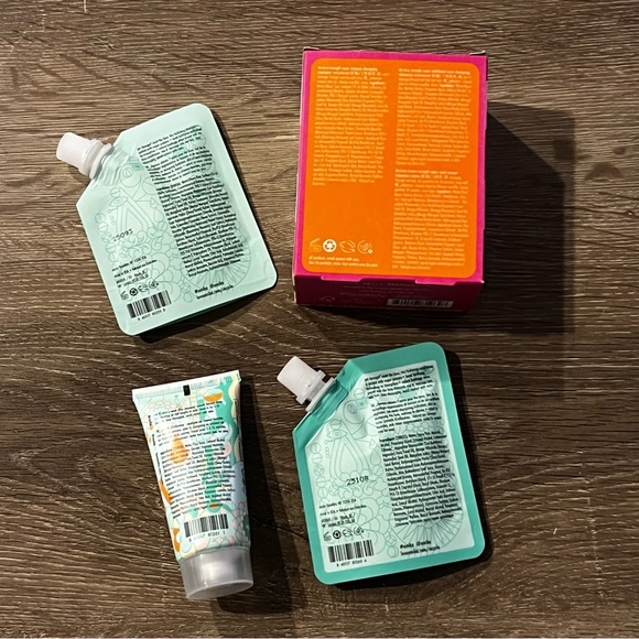 NWT amika “Bye, Bad Hair Days” Mini Set - Picture 4 of 5